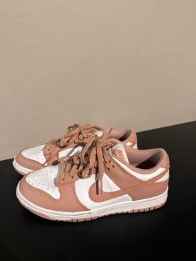 Nike Dunks Women’s